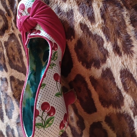 Rockabilly cherry shoes - Picture 4 of 8